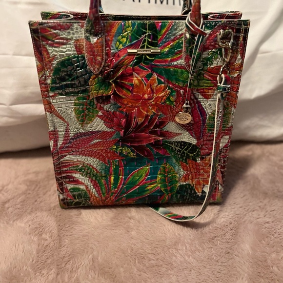 Gently used Brahmin Monique Tropical Utopia Leather Tote. Reasonable offers! - Picture 2 of 7